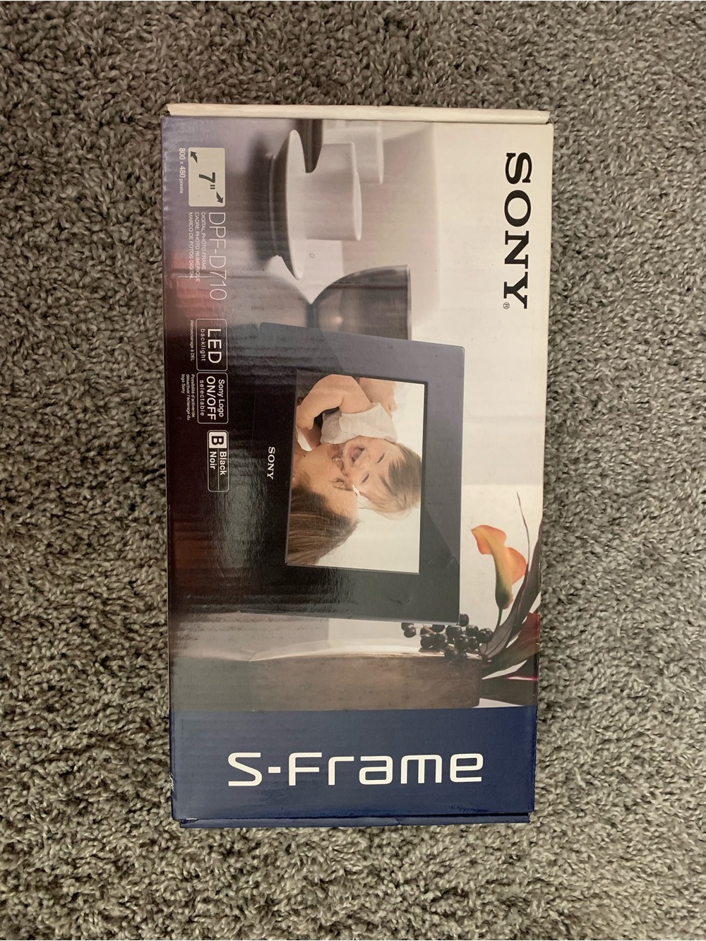 NEW Sony Black Digital Picture Frame with Gloss Finish DPF-D710